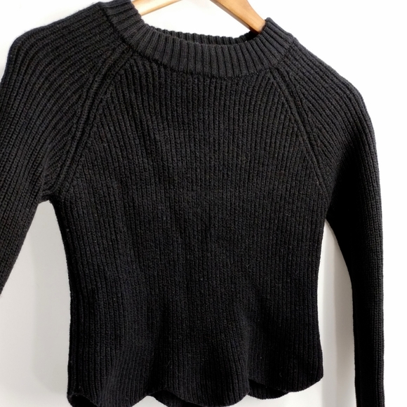 Aritzia WILFRED Sardou Scallop Hem Crop Sweater‎ - Picture 3 of 12